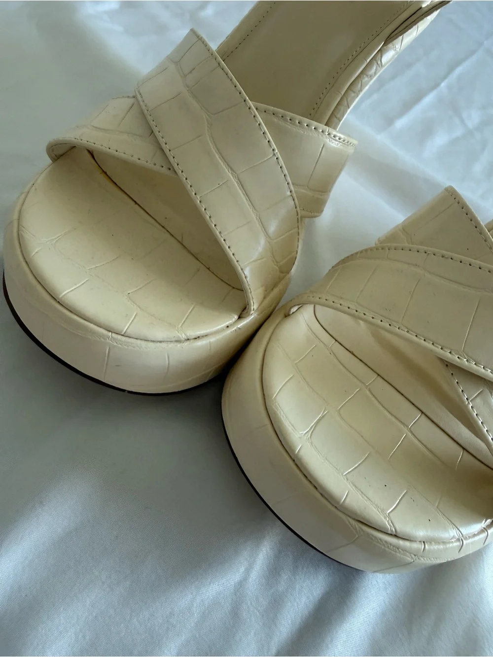 Circus by Sam Edelman croc embossed